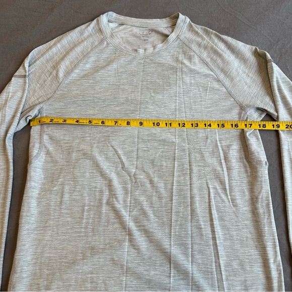 Old Navy Ultra-Soft Breathe ON Long-Sleeve Tee - Men's Small - Picture 3 of 9